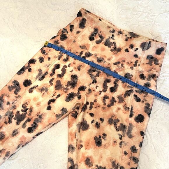 Carson Side Pocket Mid Calf Capri Size Sm HERON CHEETAH TIE DYE - Picture 8 of 14